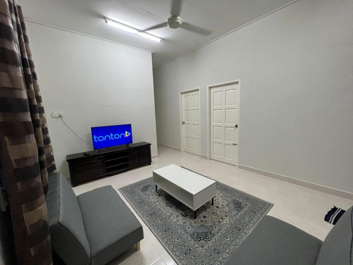 Relaxs Semi-d Holiday home Bachok